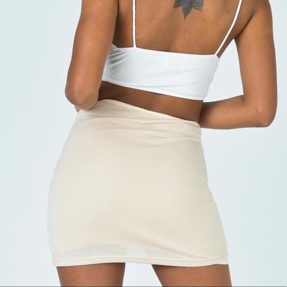 Cleo mini skirt! - Picture 3 of 3